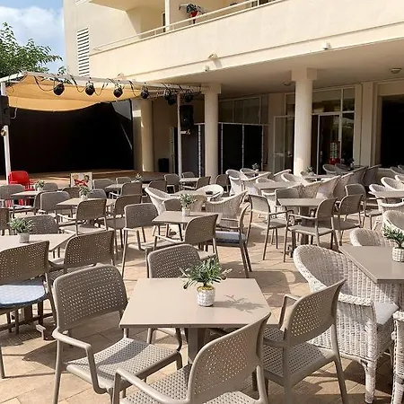 Rosella Hotel 4*